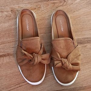 Comfort View Suede Slides